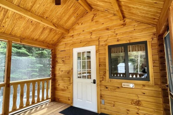 New! Cozy Coastal Cabin #2- minutes from ocean & hiking