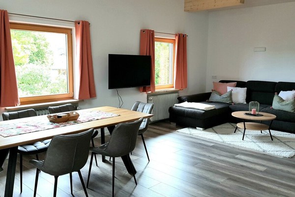 Ferienwohnung 80 m², 2-6 Personen, 3 Schlafzimmer, Wohnküche, 2 WC, TV