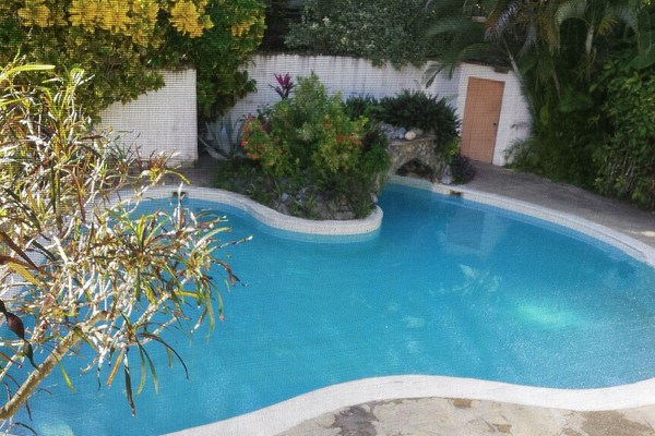 Guesthouse studio with pool, air conditioning, fast internet and cable TV