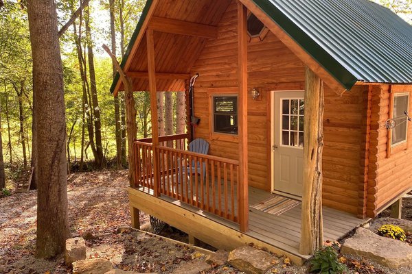 Outdoor Escape... Rustic newly built log cabin within 8 minutes of French Lick