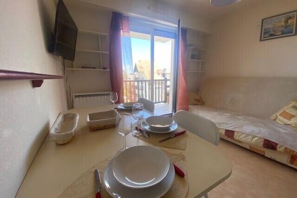 23m² peaceful with balcony with sea view !