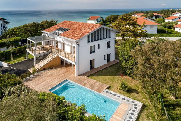 VIEWPOINT - Stunning Villa with Seaview, Heated Pool and Sauna in Bidart - BARNES
