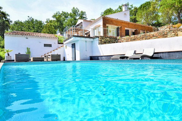 Stunning home in La Garde Freinet with Outdoor swimming pool, WiFi and 5 Bedrooms