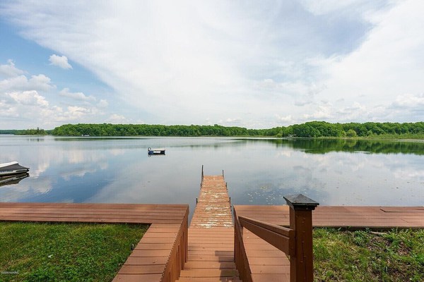 Lakefront House for Seasonal Stay
