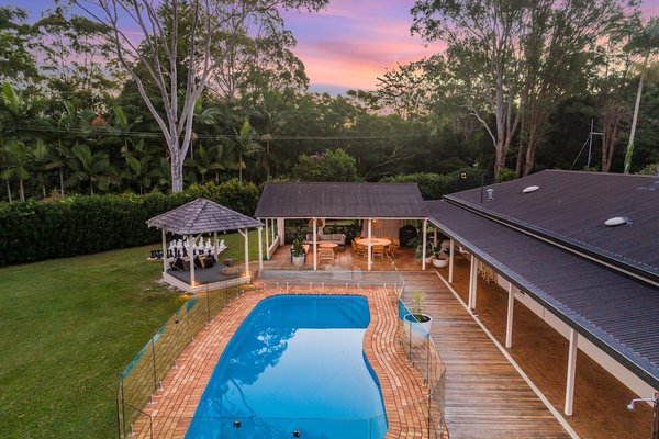 LUXICO's Endless Summer - gorgeous family home with expansive grounds