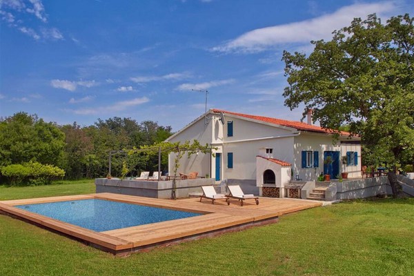 Maison de vacances charmante et confortable à Garica, Island Krk, Croatie  avec piscine privée pour 10 personnes