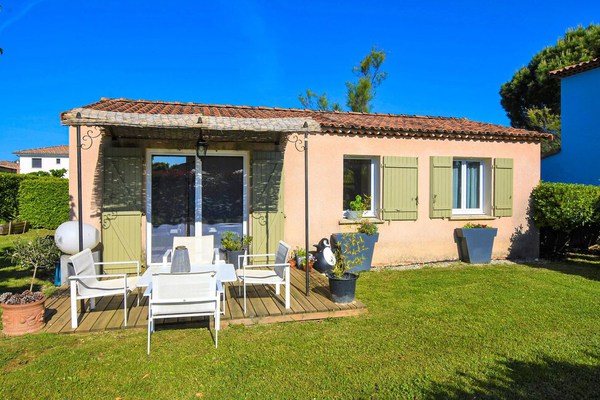 Beautiful home in Montboucher-sur-Jabron with Outdoor swimming pool, WiFi and 2 Bedrooms