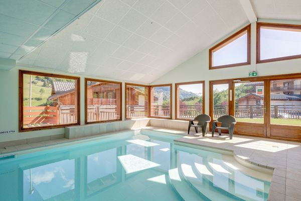 Le Chevreuil - 3 chambres, terrasse, piscine, sauna et jacuzzi