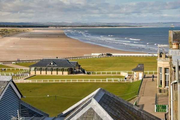 4 bedrooms + Roof terrace with amazing views of beach & Old Course