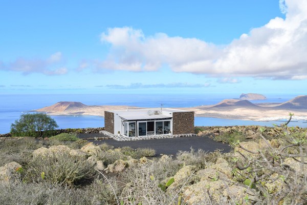 Maison de vacances unique "Casa Vereda del Risco" avec vue sur la mer et sur les montagnes, connexion Wi-Fi, climatisation, terrasse et jardin ; parking disponible