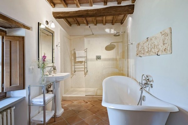 Grande villa toscane pour 12 personnes avec climatisation, piscine privée et belles vues