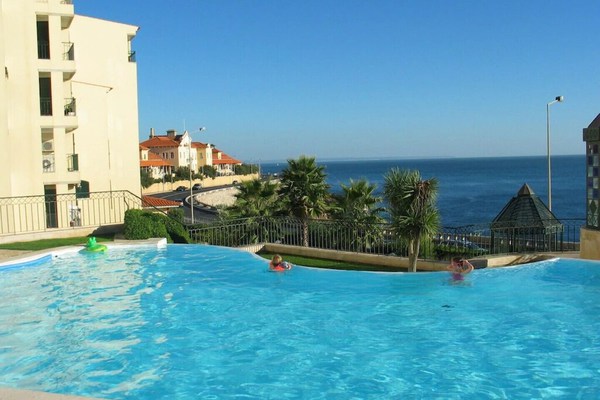  Spacious luxury apartment with 180° ocean view,  pool, seafront beach