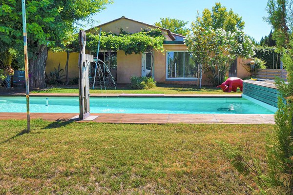 Awesome home in Jonquières with Outdoor swimming pool, WiFi and 1 Bedrooms