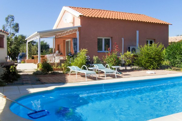 3 bedrooms house with private pool, enclosed garden and wifi at Castelnou