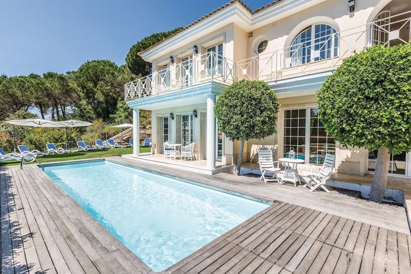 Maison de vacances luxueuse avec piscine