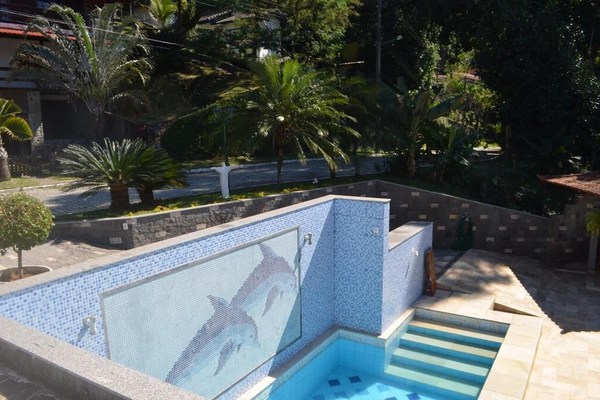Maison dans cond. avec plage privée, 4 qtos, piscine, barbecue, sauna + cour.