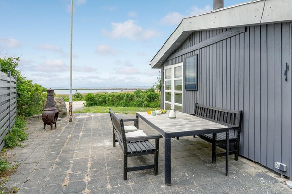Awesome home in Løgstør with WiFi and 2 Bedrooms