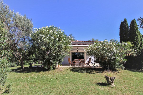 Beautiful home in Montélimar with WiFi and 3 Bedrooms