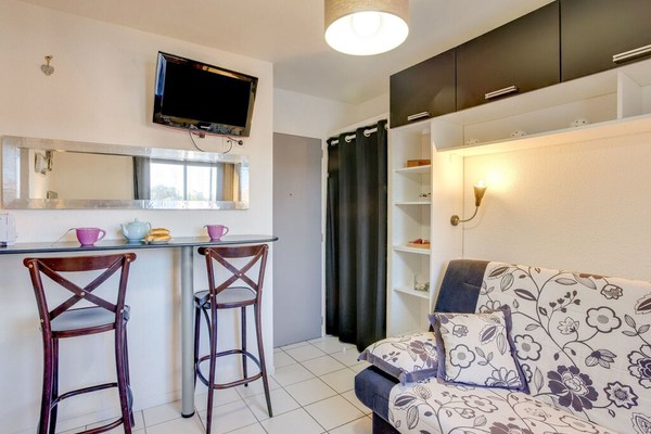 Confortable appartement pour 2 personnes avec WIFI, TV et parking