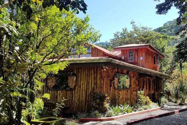 Treetop House - Charme artistique dans la canopée de Monteverde