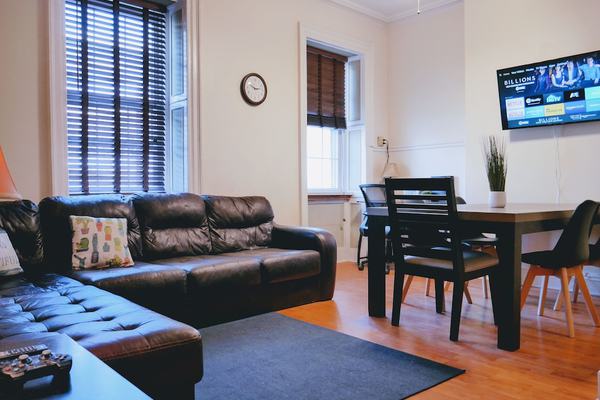 ✨Historic Full Amenities 2BR Apt @ Downtown Albany