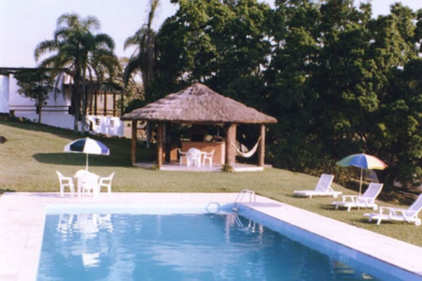 Ecos da Mata, pelouse de 11 mille m2, entourée de verdure, belle piscine.