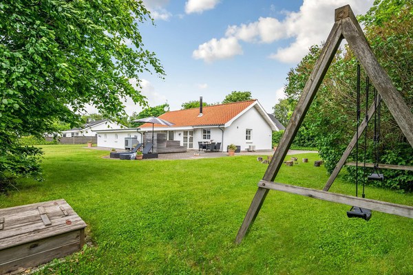 Nice home in Egå with WiFi and 5 Bedrooms