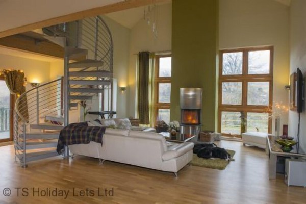 Belle maison haut de gamme près de Glenshee, idéale pour les activités de plein air, le ski et les réservations de groupe.  