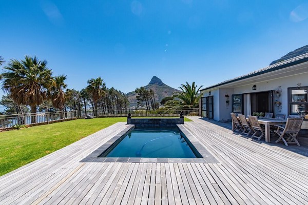Camps Bay one-of-a-kind Living