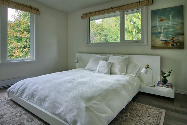 NEW Listing  Bright 2 bedroom upper floor oceanfront retreat!