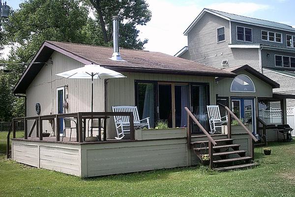 Waterfront Cottage On Lake Ontario In Private Setting Near Many Attractions