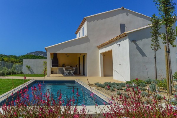 La Papavo - Brand new holiday home with a modern interior and private swimming pool for 6 p on the Mont Ventoux!