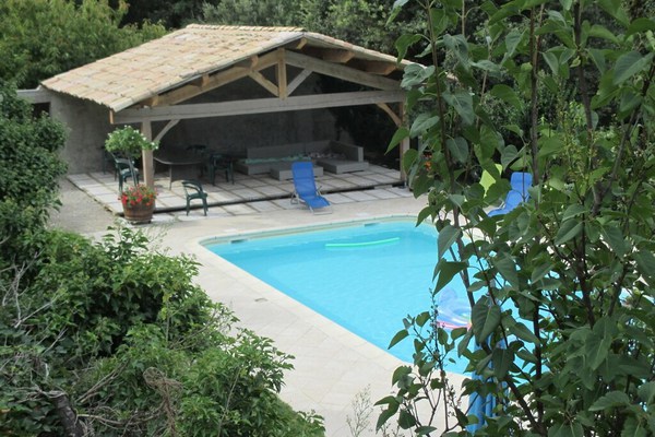 4 bedrooms villa with private pool, furnished garden and wifi at Malaucène