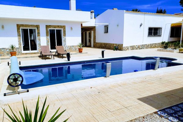 Remarkable 5-Bed Villa in Fortuna