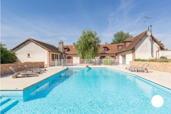 Villa des Eaux ouies, maison de charme avec piscine chauffée pour 14 personnes