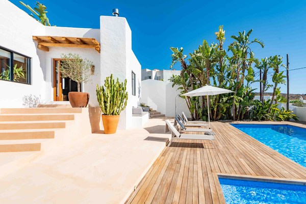  Ibiza villa with fantastic pool and stunning views.