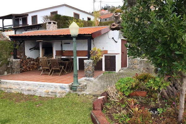 2 bedrooms house with sea view, terrace and wifi at Fajã da Ovelha - 2 km away from the beach
