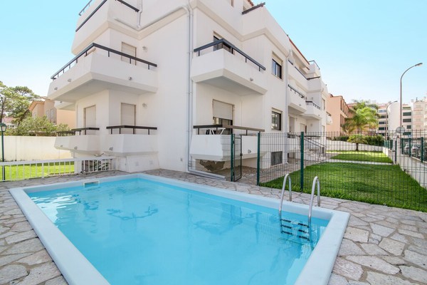 Confortable appartement de vacances "Monte Verde Apartment Ground Floor" avec climatisation, balcon, piscine partagée et connexion WiFi