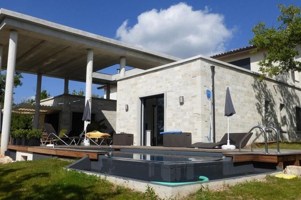 Superbe villa avec cuisine ouverte, piscine et lac - Cahors