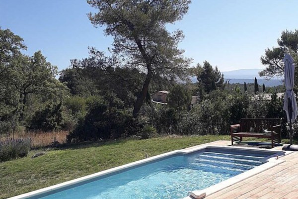 Villa in Joucas, good location to discover the Luberon, private pool.
