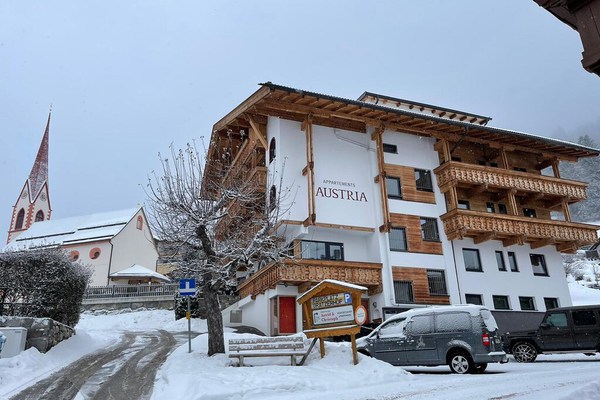 Luxury apartment in Tyrol with sauna near glacier