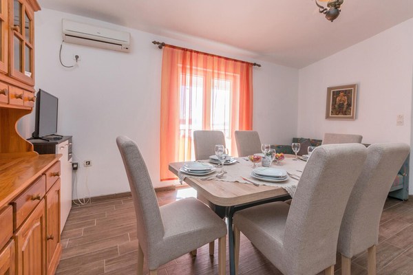 Nice apartment in Drage with WiFi and 2 Bedrooms