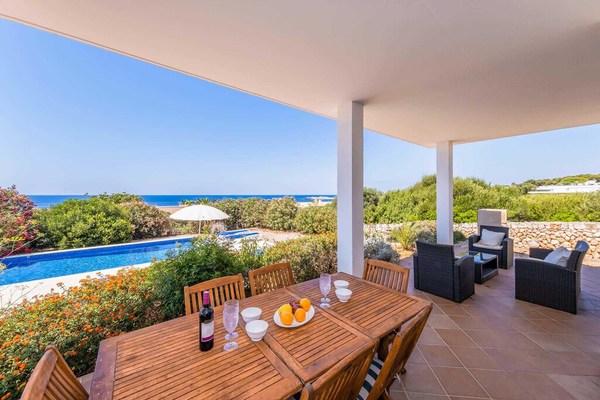 Élégante villa avec vue sur la mer pour 6 personnes avec Wi-Fi gratuit et climatisation / piscine privée