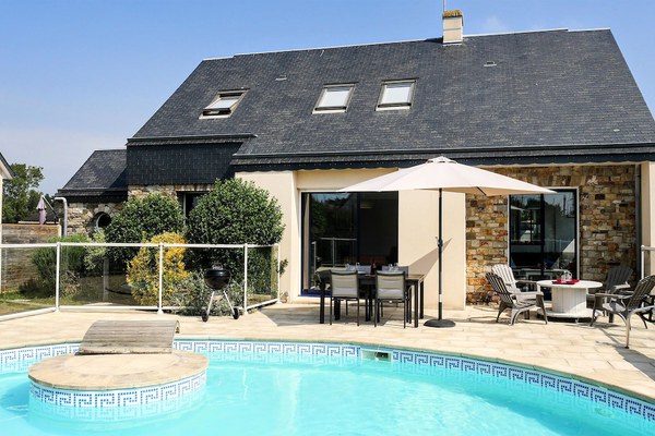 Beautiful home in Saint-Germain-Sur-Ay with WiFi, Outdoor swimming pool and Heated swimming pool