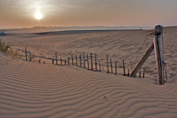 PLAGE de sable fin à 150 mètres, charges comprises, JARDIN et PARKING PRIVE