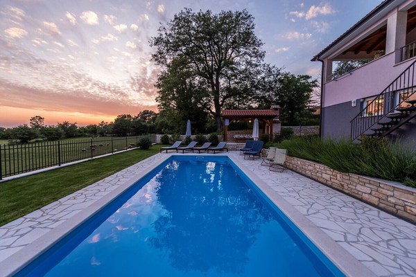 Villa moderne Vesna avec piscine privée