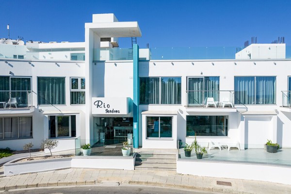 Rare jewel with balcony and communal pool in sunny Ayia Napa. All yours.