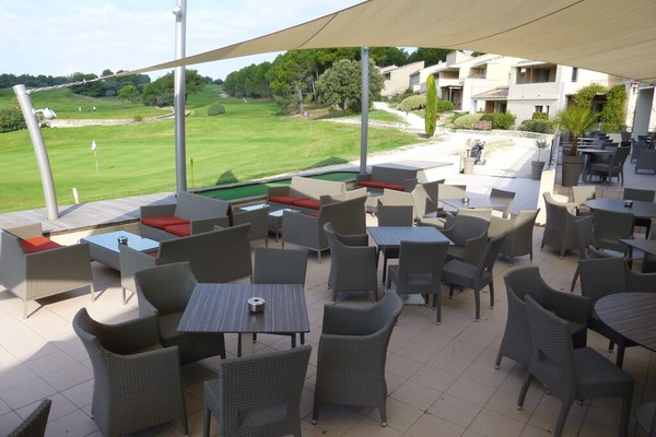 Appartement 38 m² avec terrasse  au cœur d'un Golf avec bar et restaurant