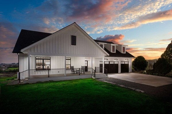 360 Degree Vineyard Views, Four Master Suites, Free Wine Tastings for Group, Ping Pong, Fire-Pit