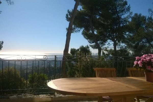 Collines de NICE a CANTARON Villa  87m2, au calme avec terrasse vue panoramique